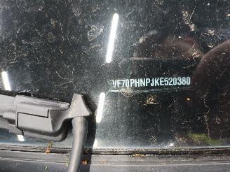 Citroën C4 C4 Cactus (0B/0P) Hatchback 5-drs 1.2 PureTech 110 12V (EB2ADT(HNP)) [=
81kW]  (09-2014/...) picture 6