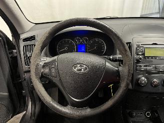 Hyundai I-30 i30 Crosswagon (WWH) Combi 1.4 CVVT 16V (G4FA) [80kW]  (11-2009/06-201=
2) picture 18