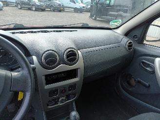 Dacia Sandero Sandero I (BS) Hatchback 1.6 (K7M-718) [64kW]  (06-2008/12-2012) picture 10