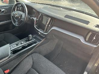 Volvo V-60 V60 II (ZW) Combi 2.0 B3 16V Mild Hybrid (B420T3(Euro6d)) [120kW]  (03=
-2020/...) picture 17