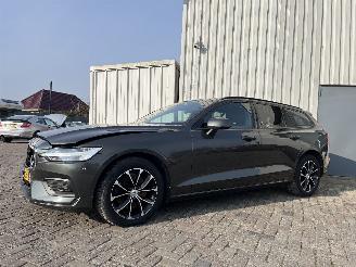 Volvo V-60 V60 II (ZW) Combi 2.0 B3 16V Mild Hybrid (B420T3(Euro6d)) [120kW]  (03=
-2020/...) picture 2