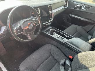 Volvo V-60 V60 II (ZW) Combi 2.0 B3 16V Mild Hybrid (B420T3(Euro6d)) [120kW]  (03=
-2020/...) picture 21