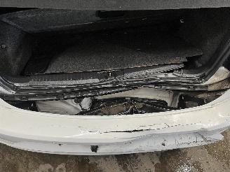 Volkswagen Polo Polo V (6R) Hatchback 1.0 12V BlueMotion Technology (CHYA) [44kW]  (01=
-2014/10-2017) picture 17