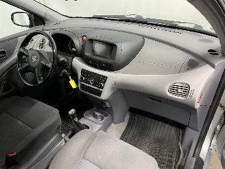 Nissan Almera Almera Tino (V10M) MPV 1.8 16V (QG18DE) [85kW]  (12-2002/02-2006) picture 9