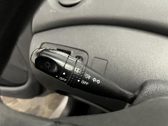 Toyota Yaris Yaris (P1) Hatchback 1.3 16V VVT-i (2SZFE) [64kW]  (04-2002/09-2005) picture 18