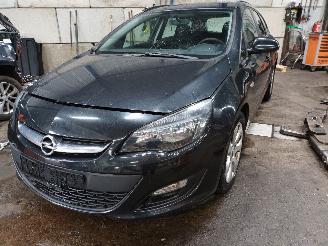 Vrakbiler auto Opel Astra Astra J Sports Tourer (PD8/PE8/PF8) Combi 1.7 CDTi 16V (A17DTE(Euro 5)=
) [81kW]  (10-2010/10-2015) 2013/5