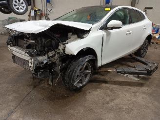 Salvage car Volvo V-40 V40 (MV) Hatchback 5-drs 1.6 D2 (D4162T) [84kW]  (03-2012/12-2016) 2012/10
