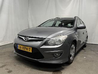 skadebil auto Hyundai I-30 i30 Crosswagon (WWH) Combi 1.4 CVVT 16V (G4FA) [80kW]  (11-2009/06-201=
2) 2012/6