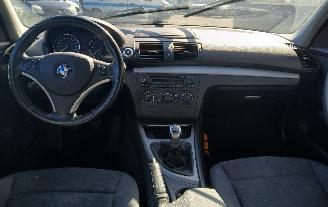 BMW 1-serie 1 serie (E87/87N) Hatchback 5-drs 116i 1.6 16V (N45-B16A) [85kW]  (06-=
2004/06-2011) picture 19