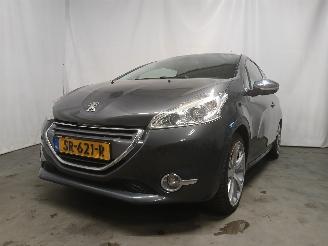 Voiture accidenté Peugeot 208 208 I (CA/CC/CK/CL) Hatchback 1.6 16V THP 155 (EP6CDT(5FV)) [115kW]  (=
03-2012/12-2019) 2012/8
