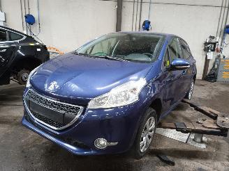 Salvage car Peugeot 208 208 I (CA/CC/CK/CL) Hatchback 1.2 Vti 12V PureTech 82 (EB2F(HMZ)) [60k=
W]  (03-2012/12-2019) 2013/12