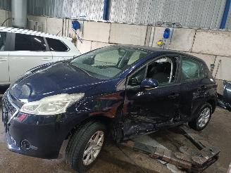 Uttjänta bilar auto Peugeot 208 208 I (CA/CC/CK/CL) Hatchback 1.0 Vti 12V PureTech (EB0(ZMZ)) [50kW]  =
(03-2012/12-2019) 2013/6