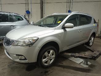Salvage car Kia Cee d Cee'd Sporty Wagon (EDF) Combi 1.6 CVVT 16V (G4FC4I) [93kW]  (09-2007/=
12-2012) 2009/11