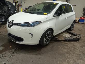 Salvage car Renault Zoé Zoé (AG) Hatchback 5-drs R90 (5AQ-601) [68kW]  (09-2016/03-2024) 2017/3