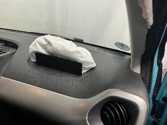 Citroën C1 C1 Hatchback 1.0 Vti 68 12V (1KR-FE(CFB)) [51kW]  (04-2014/04-2018) picture 12
