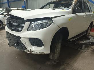 Salvage car Mercedes GLE GLE (W166) SUV 350d 3.0 V6 24V BlueTEC 4-Matic (OM642.826) [190kW]  (0=
4-2015/10-2018) 2017/2