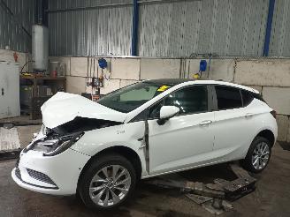 Vrakbiler auto Opel Astra Astra K Hatchback 5-drs 1.0 Turbo 12V (B10XFL(Euro 6)) [77kW]  (06-201=
5/12-2022) 2015/10