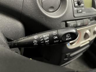 Toyota Yaris Yaris (P1) Hatchback 1.3 16V VVT-i (2SZFE) [64kW]  (04-2002/09-2005) picture 18
