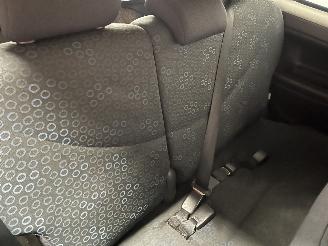 Toyota Yaris Yaris (P1) Hatchback 1.3 16V VVT-i (2SZFE) [64kW]  (04-2002/09-2005) picture 14