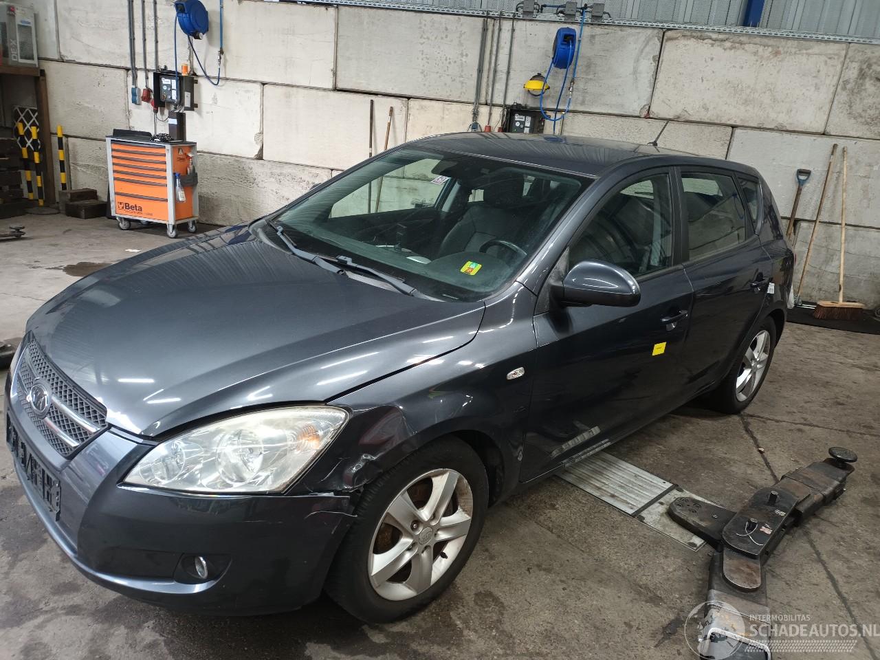 Kia Cee d Cee'd Sporty Wagon (EDF) Combi 1.6 CVVT 16V (G4FC) [93kW]  (09-2007/12=
-2012)