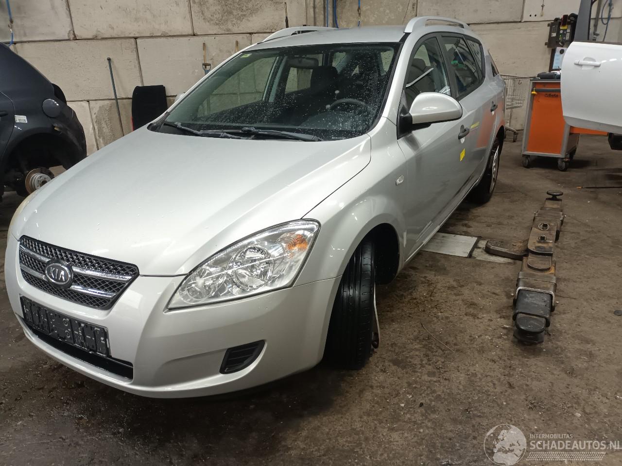 Kia Cee d Cee'd Sporty Wagon (EDF) Combi 1.4 16V (G4FA) [80kW]  (09-2007/12-2012=
)