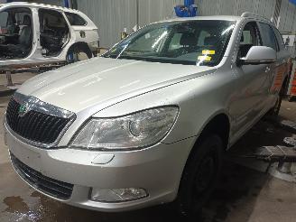 Salvage car Skoda Octavia Octavia Combi (1Z5) Combi 5-drs 1.8 TSI 16V (CDAA) [118kW]  (06-2007/0=
4-2013) 2009/5
