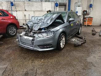 Salvage car Audi A3 A3 Sportback (8VA/8VF) Hatchback 5-drs 1.6 TDI Ultra 16V (CRKB(Euro 5)=
) [81kW]  (09-2013/10-2020) 2014/10
