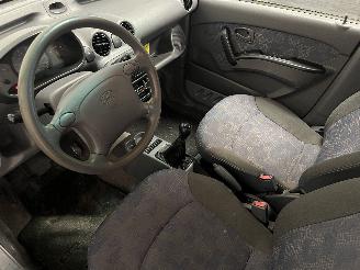 Hyundai Atos Atos Hatchback 1.1 12V (G4HD) [43kW]  (05-2003/05-2005) picture 12