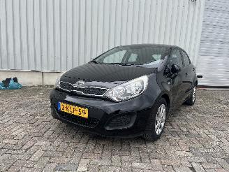 krockskadad bil auto Kia Rio Rio III (UB) Hatchback 1.2 CVVT 16V (G4LA5) [63kW]  (09-2011/12-2017) 2013/6