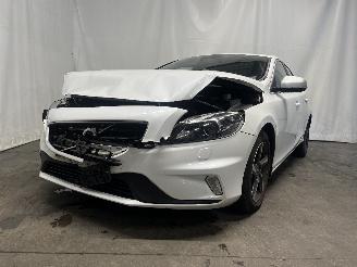 uszkodzony samochody osobowe Volvo V-40 V40 (MV) Hatchback 5-drs 2.0 D2 16V (D4204T8(Euro 6b)) [88kW]  (02-201=
5/08-2019) 2015/12