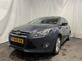 krockskadad bil auto Ford Focus Focus 3 Wagon Combi 1.6 TDCi ECOnetic (NGDB) [77kW]  (05-2012/05-2018)= 2013/7