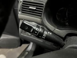 Toyota Avensis Avensis Wagon (T25/B1E) Combi 2.0 16V VVT-i D4 (1AZFSE) [108kW]  (04-2=
003/11-2008) picture 19