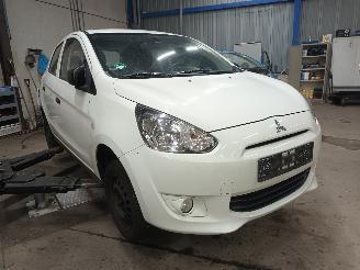 Mitsubishi Space-star Space Star (A0) Hatchback 1.0 12V Mivec AS&G (3A90) [51kW]  (05-2012/.=
=2E.) picture 2