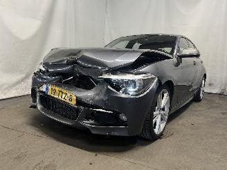 krockskadad bil auto BMW 1-serie 1 serie (F20) Hatchback 5-drs 116i 1.6 16V (N13-B16A) [100kW]  (07-201=
1/02-2015) 2012/4