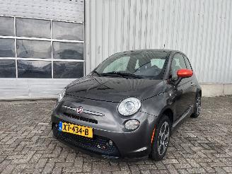 krockskadad bil auto Fiat 500 500 (312) Hatchback Electric (E99) [83kW]  (09-2012/...) 2015/10