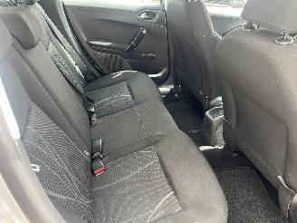 Peugeot 208 208 I (CA/CC/CK/CL) Hatchback 1.2 Vti 12V PureTech 82 (EB2F(HMZ)) [60k=
W]  (03-2012/12-2019) picture 10