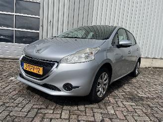 krockskadad bil auto Peugeot 208 208 I (CA/CC/CK/CL) Hatchback 1.2 Vti 12V PureTech 82 (EB2F(HMZ)) [60k=
W]  (03-2012/12-2019) 2013/2