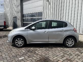 Peugeot 208 208 I (CA/CC/CK/CL) Hatchback 1.2 Vti 12V PureTech 82 (EB2F(HMZ)) [60k=
W]  (03-2012/12-2019) picture 4