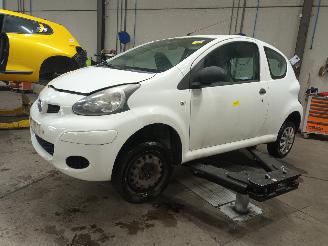 Uttjänta bilar auto Toyota Aygo Aygo (B10) Hatchback 1.0 12V VVT-i (1KR-FE) [50kW]  (07-2005/05-2014) 2011/1