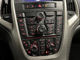 Opel Astra Astra J (PC6/PD6/PE6/PF6) Hatchback 5-drs 1.6 16V (A16XER(Euro 5)) [85=
kW]  (12-2009/10-2015) picture 30