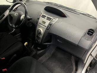Toyota Yaris Yaris II (P9) Hatchback 1.3 16V VVT-i (2SZFE) [64kW]  (08-2005/11-2010=
) picture 11
