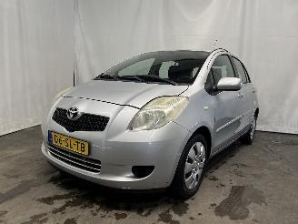 krockskadad bil auto Toyota Yaris Yaris II (P9) Hatchback 1.3 16V VVT-i (2SZFE) [64kW]  (08-2005/11-2010=
) 2006/3