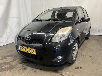 krockskadad bil auto Toyota Yaris Yaris II (P9) Hatchback 1.33 16V Dual VVT-I (1NRFE) [74kW]  (11-2008/1=
2-2011) 2010/6