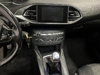 Peugeot 308 308 (L3/L8/LB/LH/LP) Hatchback 5-drs 2.0 BlueHDi 150 16V (DW10FD(AHR))=
 [110kW]  (11-2013/12-2021) picture 21