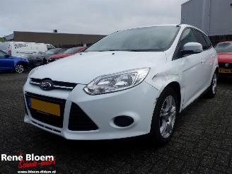 skadebil auto Ford Focus Wagon 1.6 TI-VCT Lease Trend 2014/8