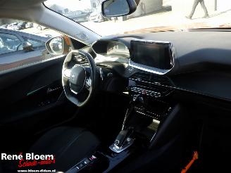 Peugeot 2008 1.2 PureTech Allure 131pk Autom picture 8