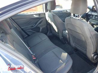 Ford Focus 1.0 EcoBoost Hybrid ST-Line picture 10