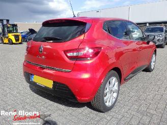 Damaged car Renault Clio 0.9 TCE Limited 90pk 2018/10