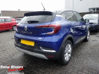 Damaged car Renault Captur E-TECH HYBRID 145 Intens 2022/2