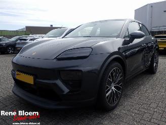 skadebil auto Porsche Macan 100kwh 340pk 2025/7